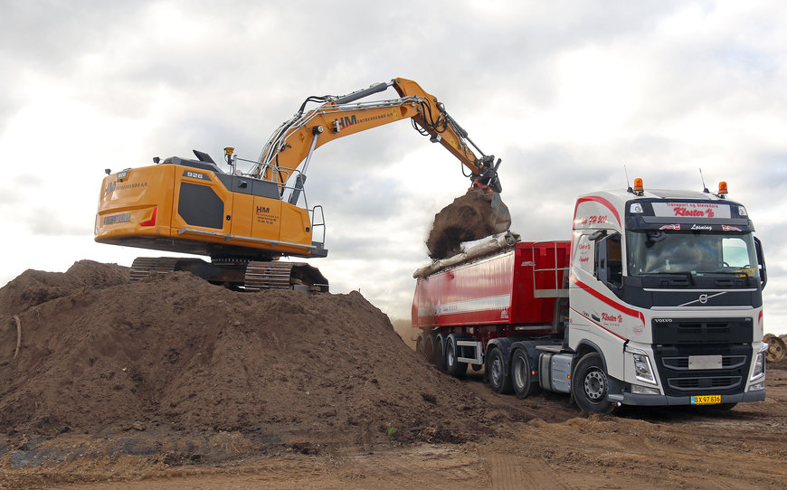 12 crawler excavators for HM-Entreprenør A/S